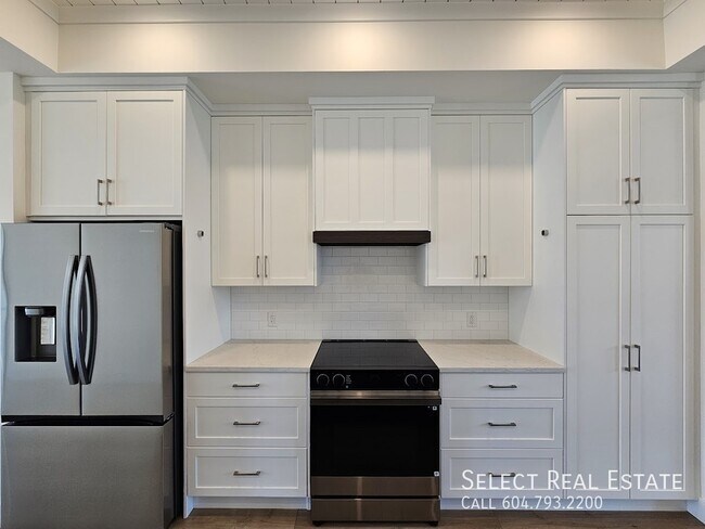 Photo - 8349 Hawthorn Rd
