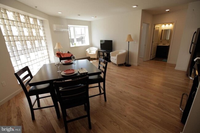 Building Photo - 3400 Belgrade St Unit 206 Rental