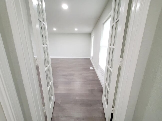 Photo - Spacious 2 Story Home With Lincoln Schools