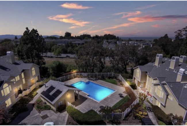 Photo - 807 Devonwood