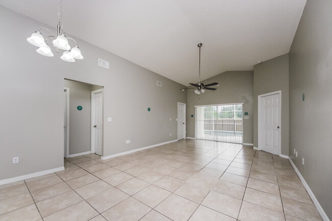Photo - 1125 Winding Water Way