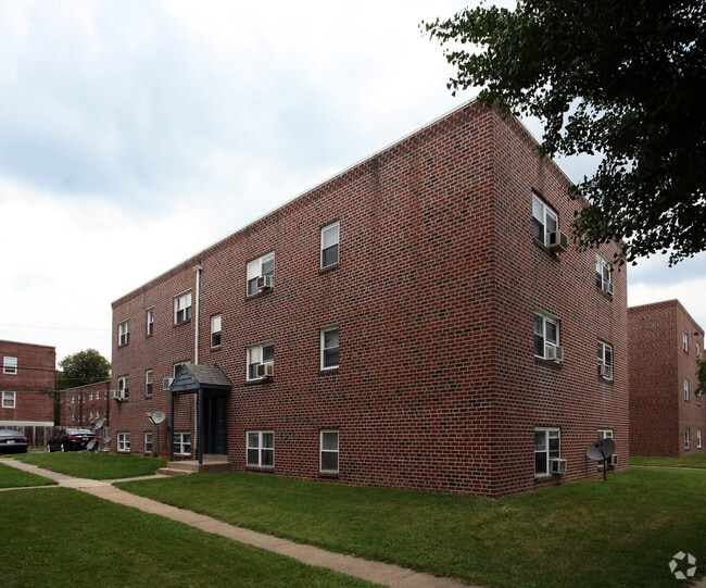 Photo - Fairfield Apartments