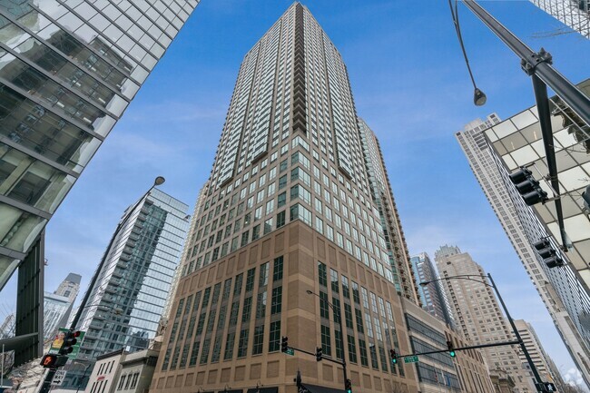 Building Photo - 2 E Erie St Unit 2107 Rental