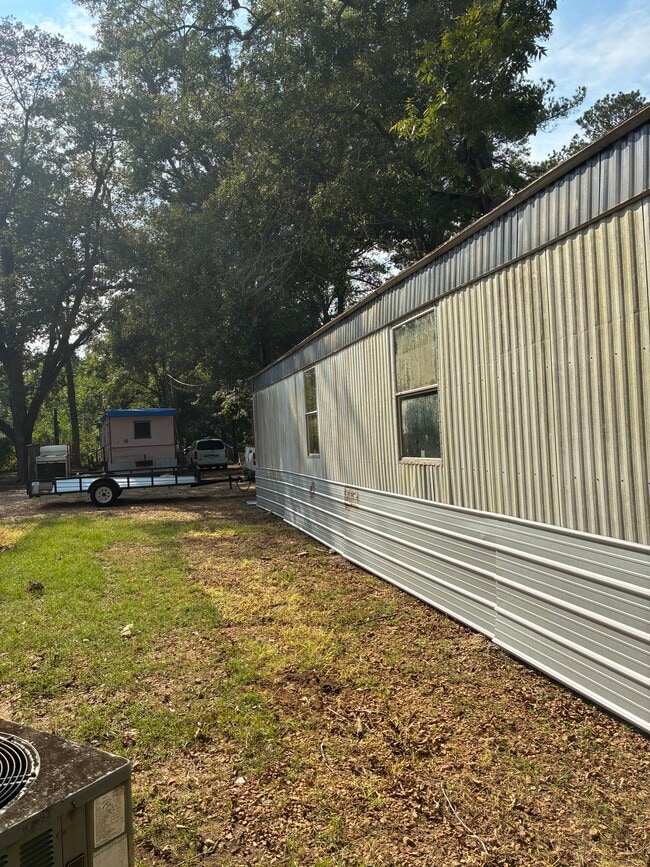 Building Photo - 304 Jefferson St Rental