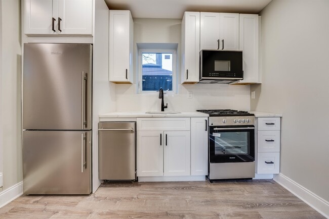 Photo - 172 MALLORY Ave Unit 4