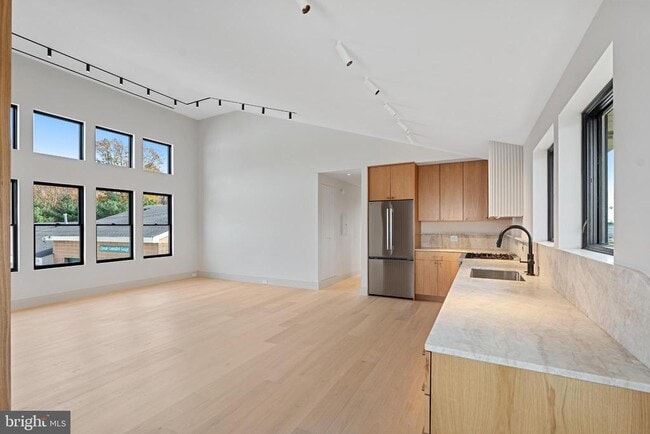 Photo - 501 Haddonfield-Berlin Rd Unidad 2ND FLR