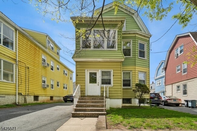 Building Photo - 7 Beekman St Unit 2