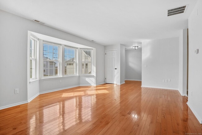 Photo - 24 Greenview Ln Unit 24