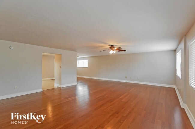 Photo - 3827 E Friess Dr