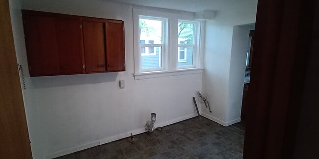 Ventanas en el cuarto de servicio y conexiones para lavadora y secadora. - 138 Harrison St