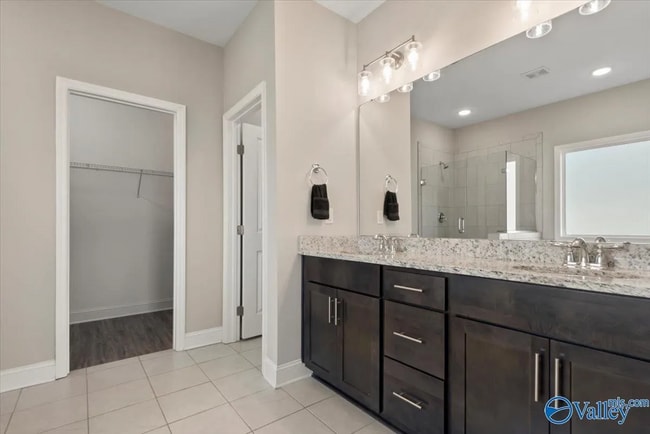 Photo - 2014 Evans Ln NE