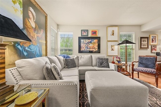 Photo - 7685 Northcross Dr Unidad 304
