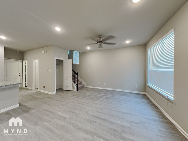 Photo - 1272 Alamo Dr