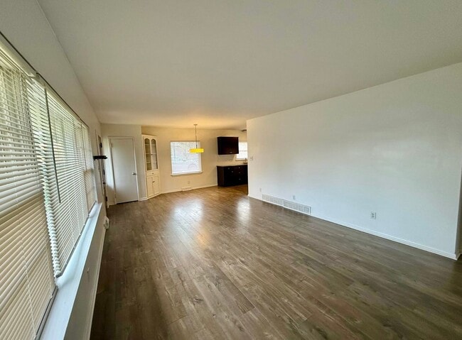 Photo - Brick Ranch in Forest Hills