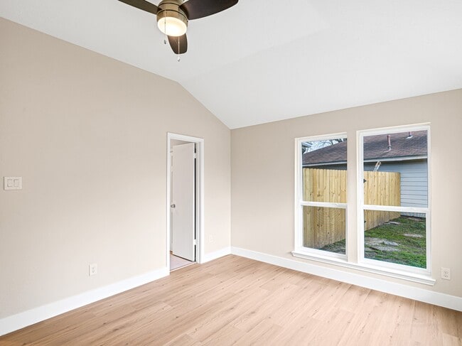 Photo - 9254 Autumnsong Dr