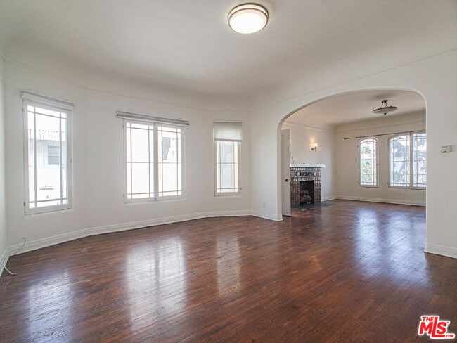 Building Photo - 109 S Berendo St Unit 3 Rental