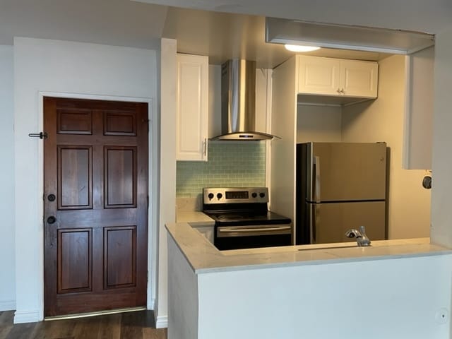 Photo - 18307 Burbank Blvd Unidad 319