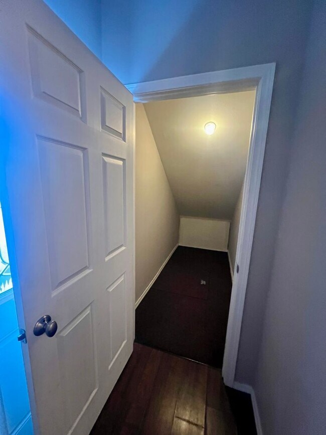 317 4th Ave Unit D