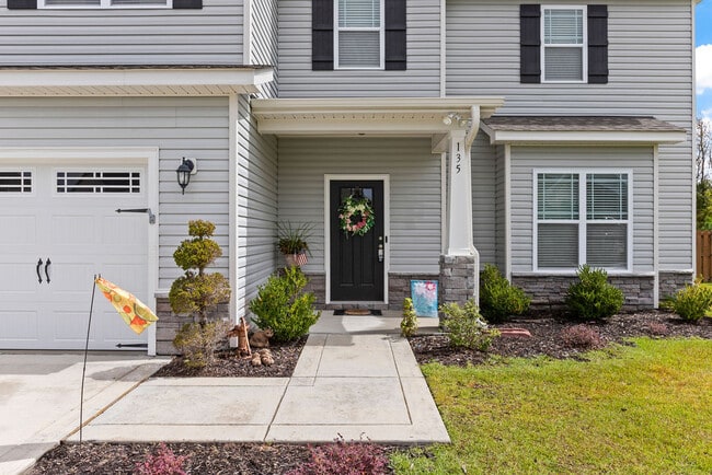 Photo - 135 Regatta Way