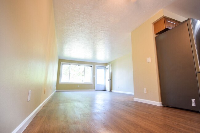 Photo - 27-12695-12699 Unit 12699