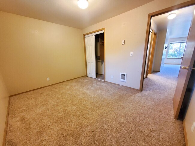 Photo - Spacious 2 Bedroom 1 Bath Unit