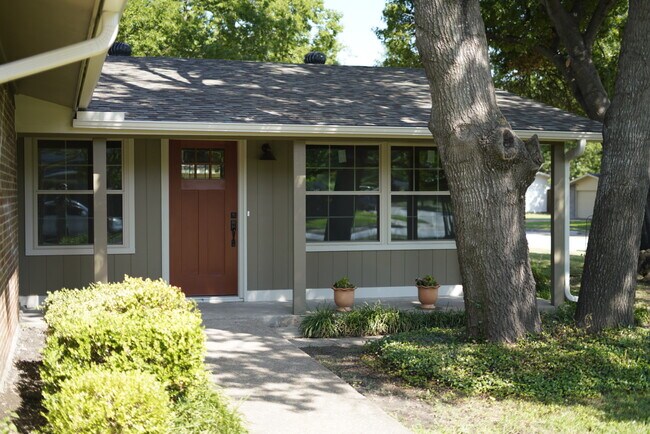 Photo - 1910 Greenhaven Dr