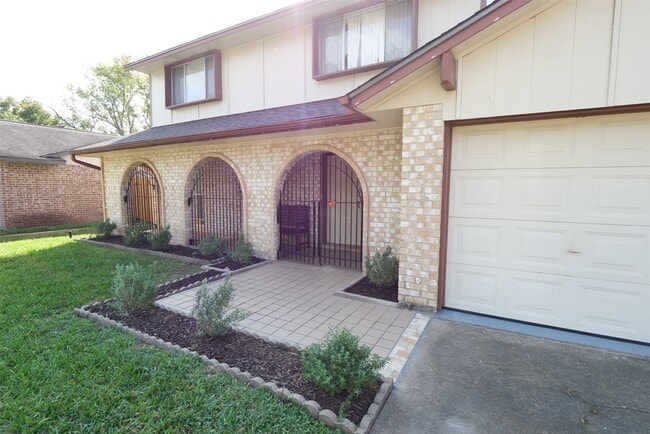 Photo - 19403 Long Lake Dr