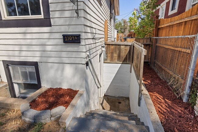 Building Photo - 1309 7th St Unit 2 Rental