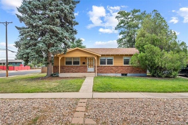 Building Photo - 1713 Yuma St Rental