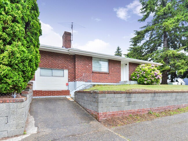 West Seattle - Beautifully Updated Through... - West Seattle - Beautifully Updated Through... House