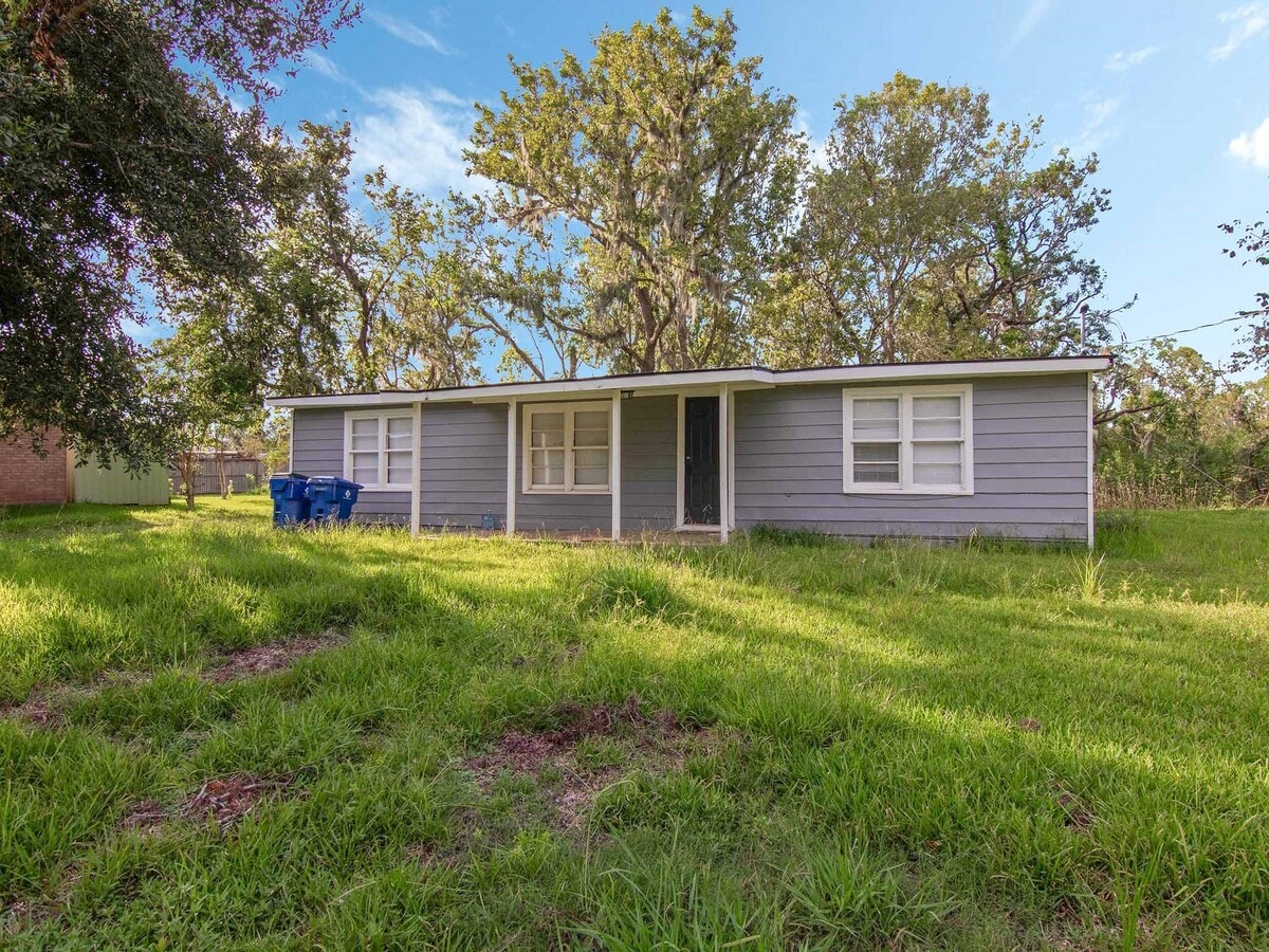 Photo - 152 Walnut Dr