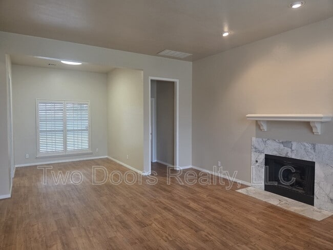 Photo - 13820 Oakmond Rd