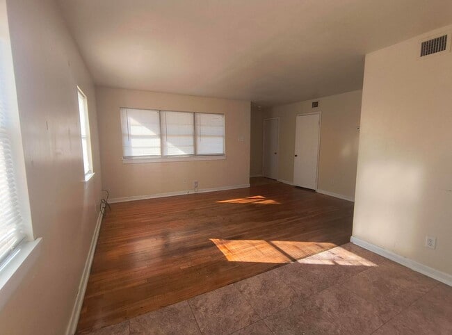 Photo - CHARMING and AFFORDABLE 3 bedroom home AVAILABLE NOW!