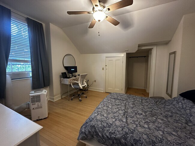 Bedroom - 10 Pine St