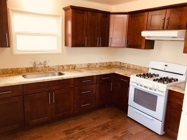 Building Photo - 124 Lewelling Blvd Unit 124