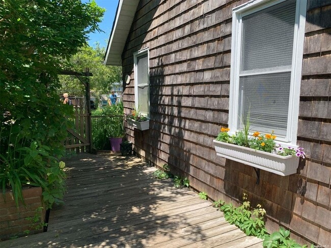 Photo - 120 Bungalow Ln