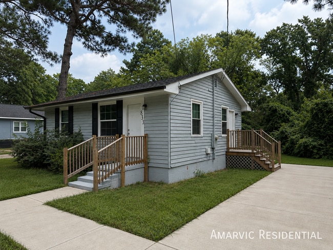 Photo - 833 Amye St