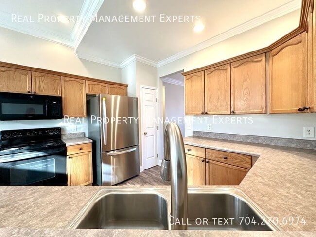 Photo - 8900 Hadco Ln