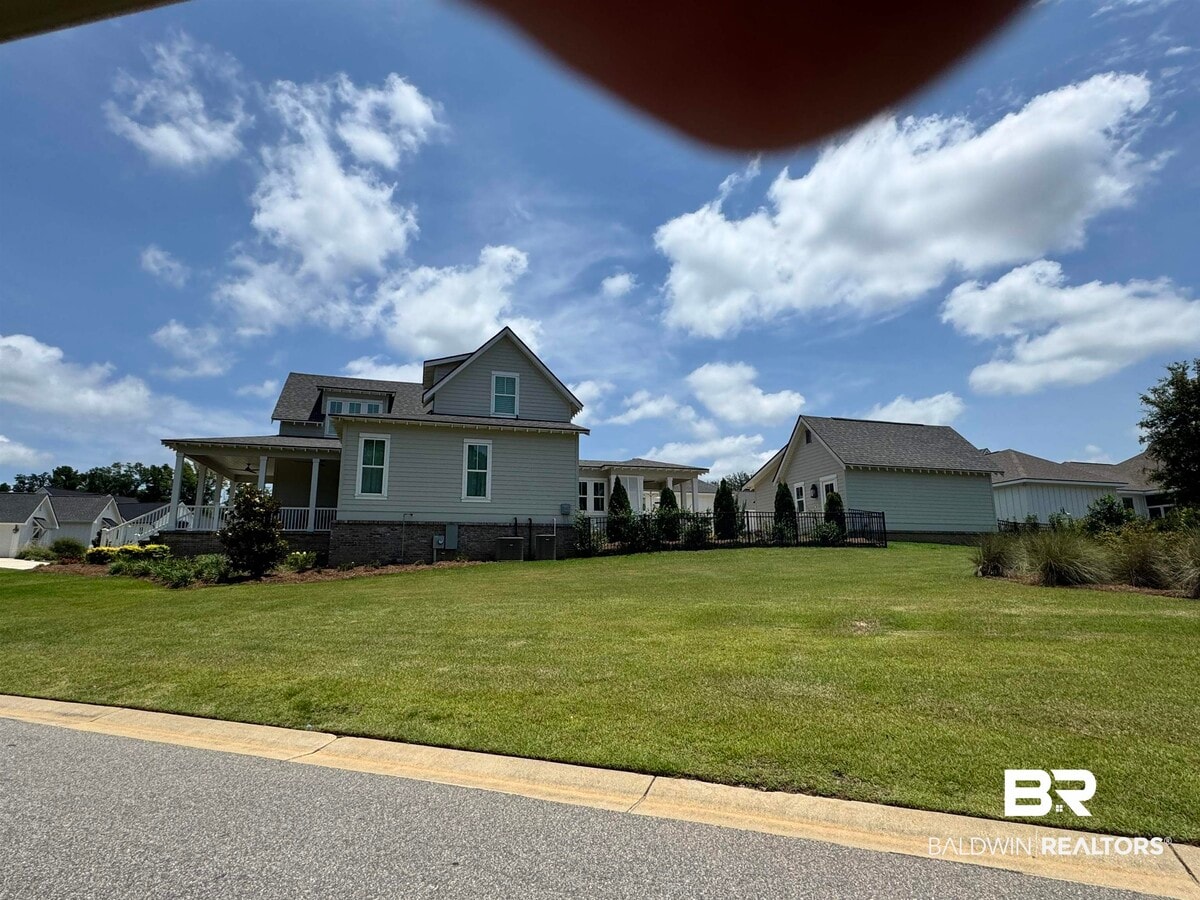 Photo - 905 Geranium Dr