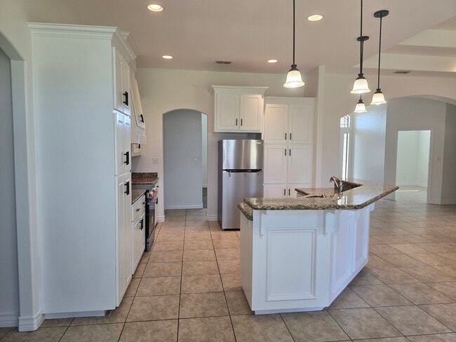 Open Concept Kitchen - 904 Shawnee Bend Rd