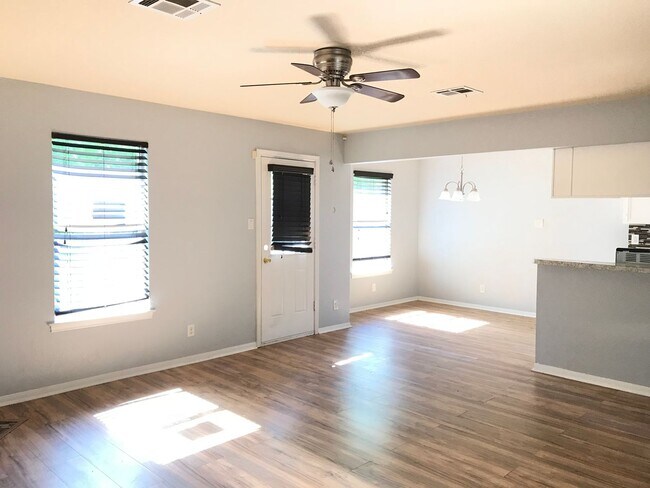 Photo - 1910 Fleetwood Dr