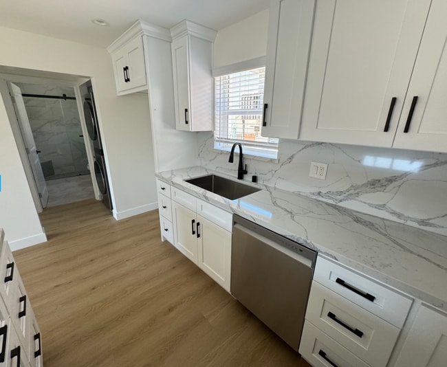 18509 Burin Ave Unidad B