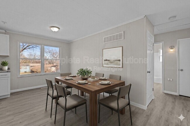 Photo - 10432 Royal Dr