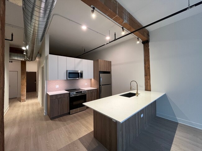 Photo - 1040 W Huron St