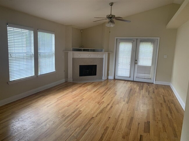 Photo - 1445 Crescent Hills Dr
