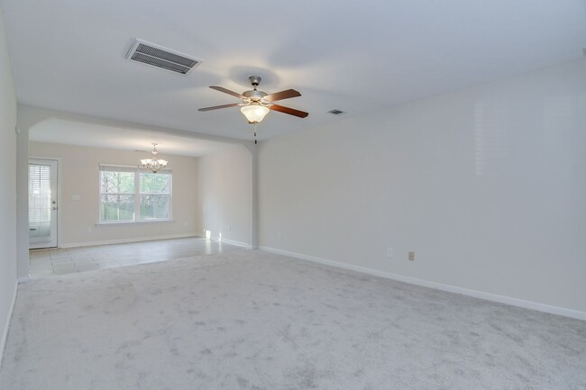703 Sycamore Ct