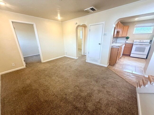 Building Photo - 2075 S Acoma St Unit 2075