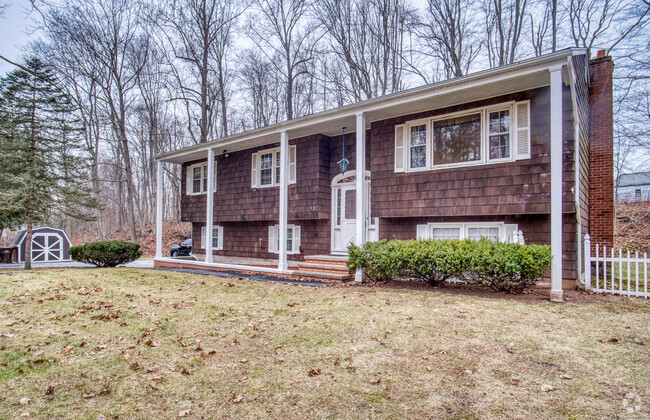 Building Photo - 30 Walnut Ln Rental