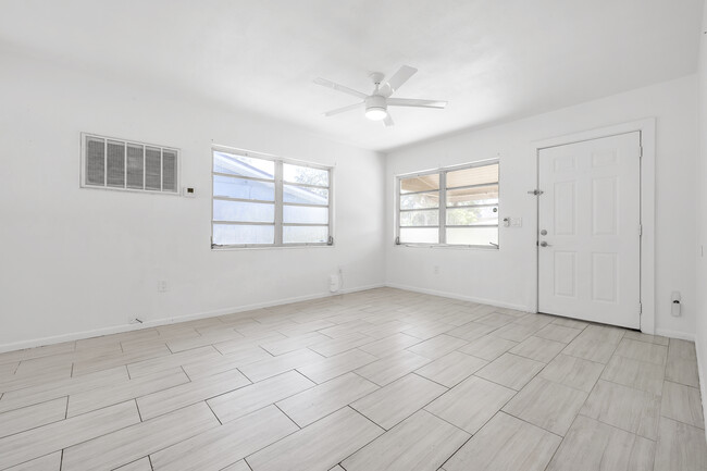 Photo - 313 N Arcadia Ave Unit 2