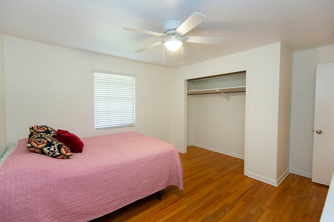 Photo - 210 NW 29th St